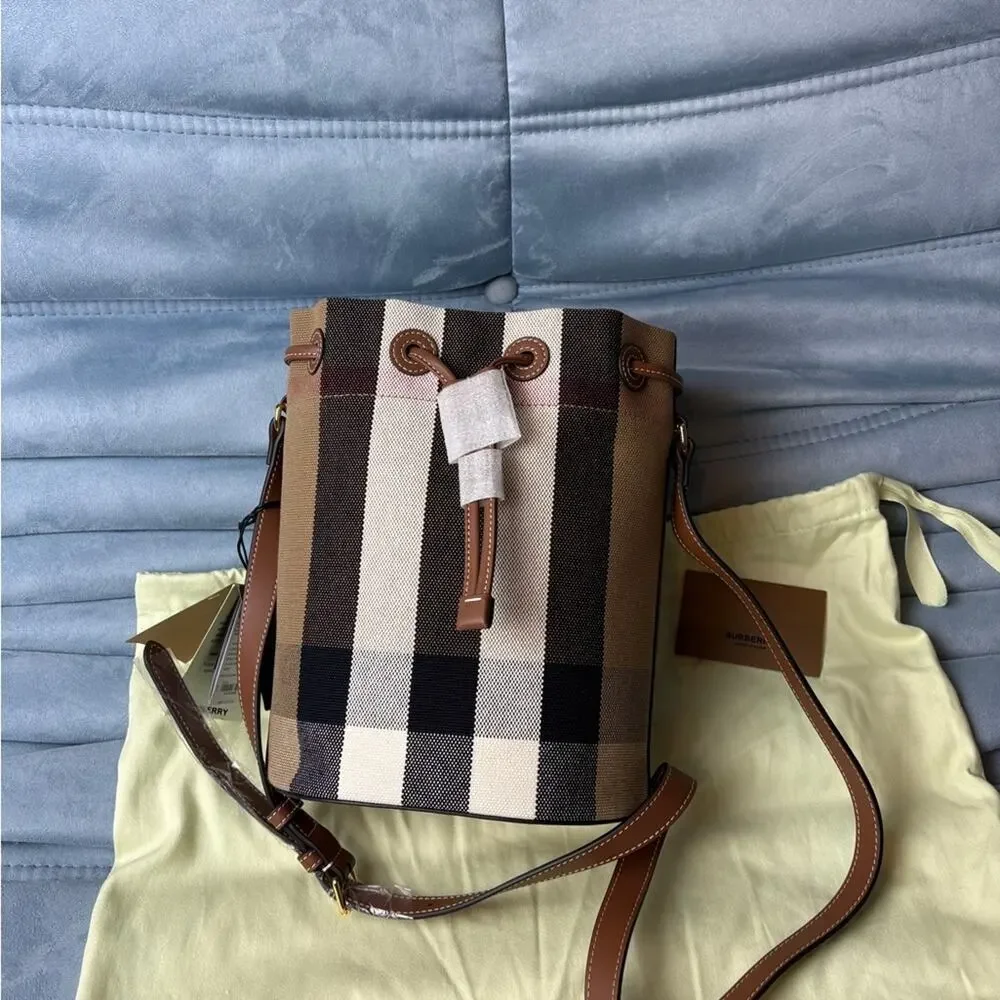 Burberry Checkered Bucket Bag NWT - Picture 2 of 8